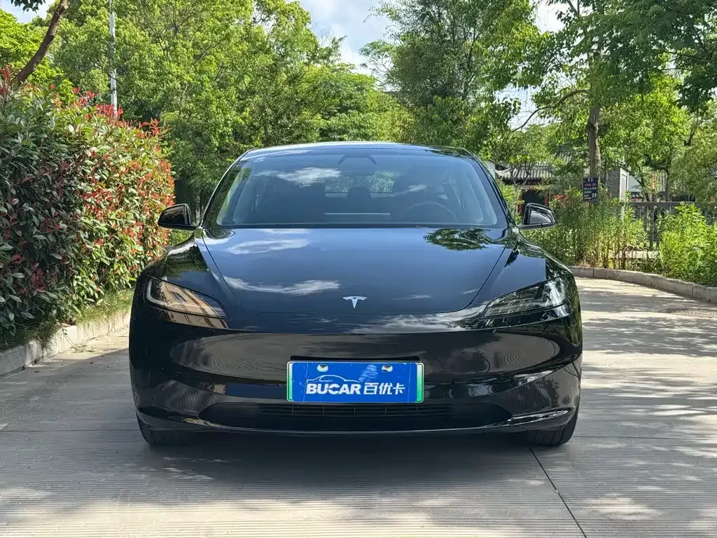 Tesla Model 3 — фото 7