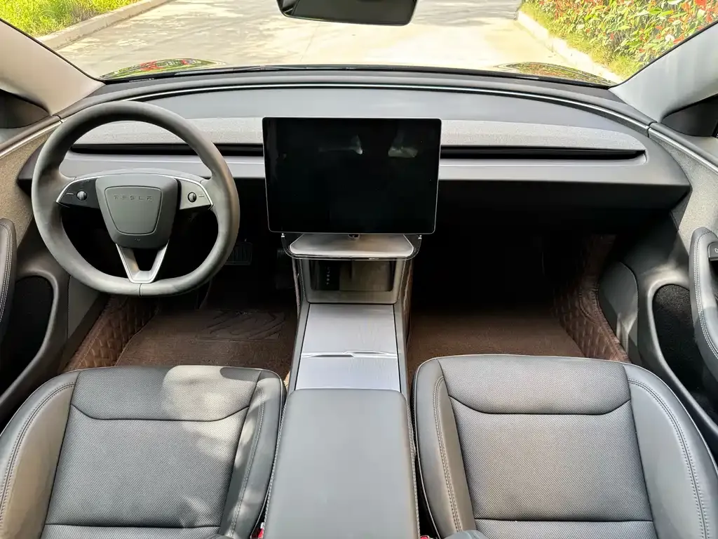 Tesla Model 3 — фото 3