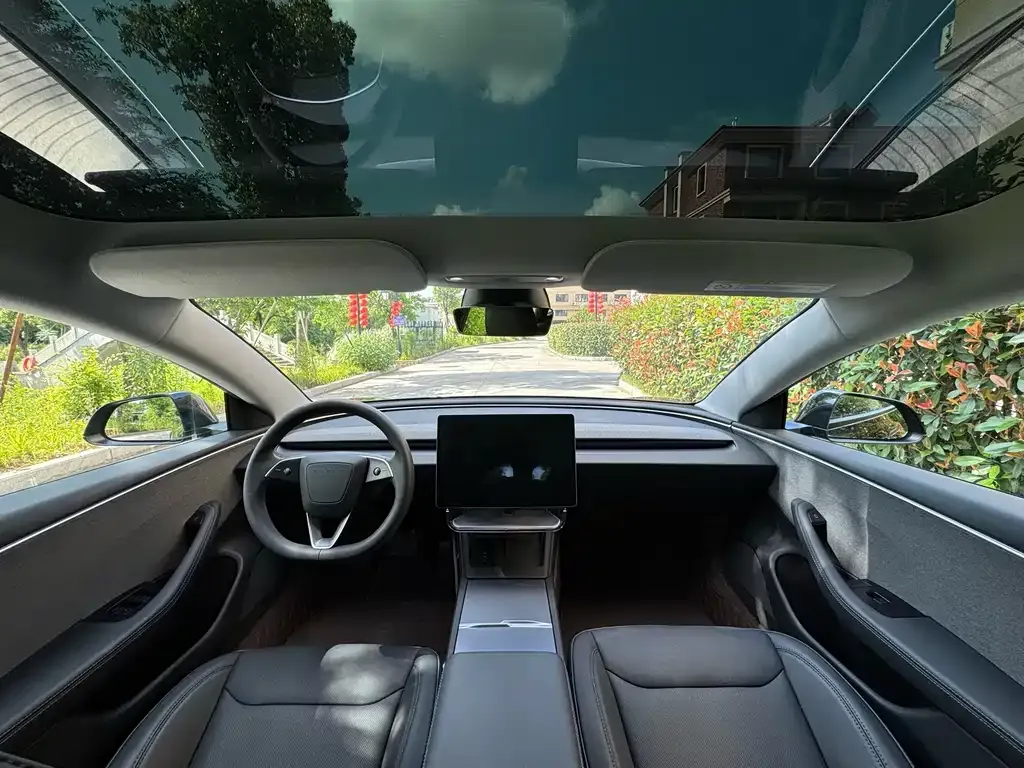 Tesla Model 3 — фото 2