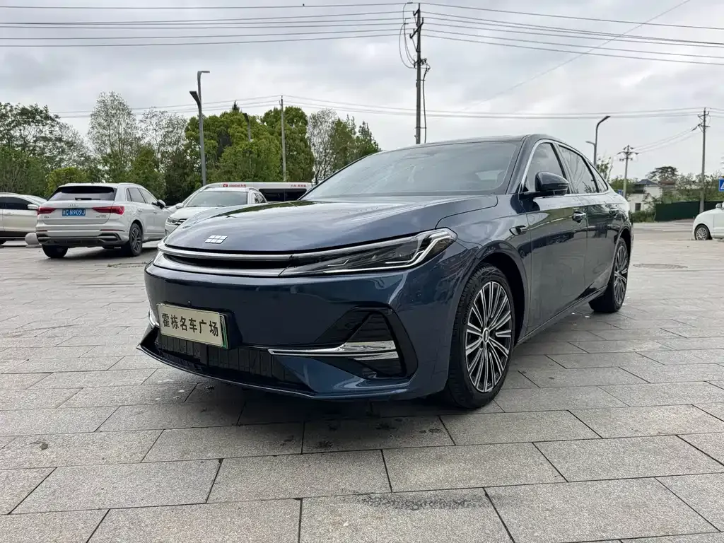 Geely Galaxy A7 — фото 1
