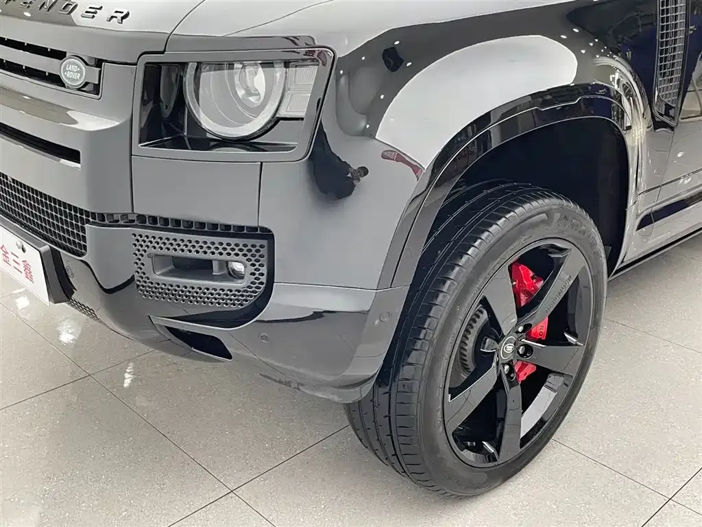 Land Rover Defender — фото 10