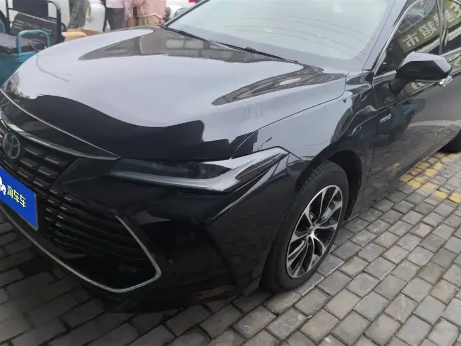 Toyota Avalon — фото 1