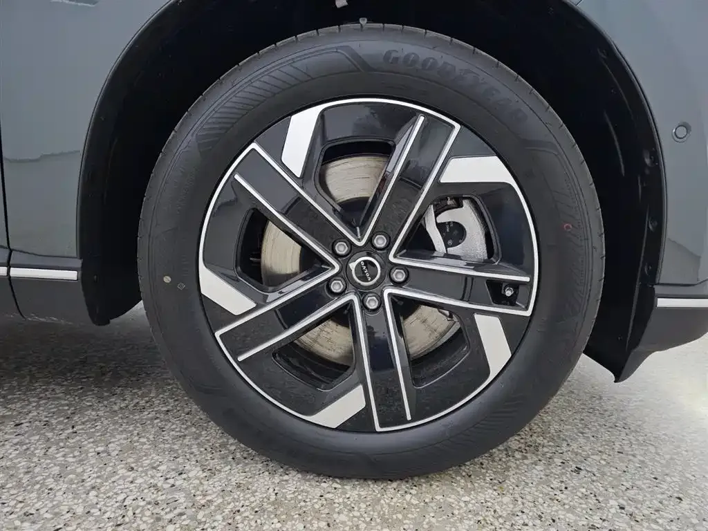 Volvo XC70 Plug-in Hybrid 2026 из CN, фото 4