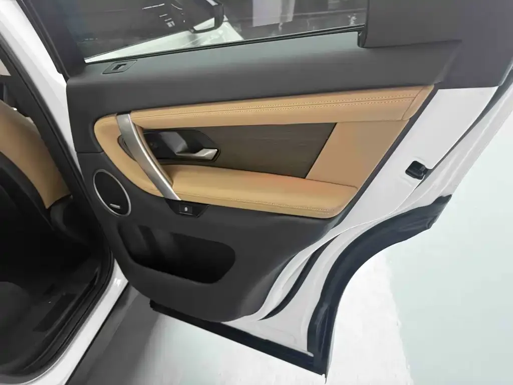 Land Rover Discovery Sport — фото 10