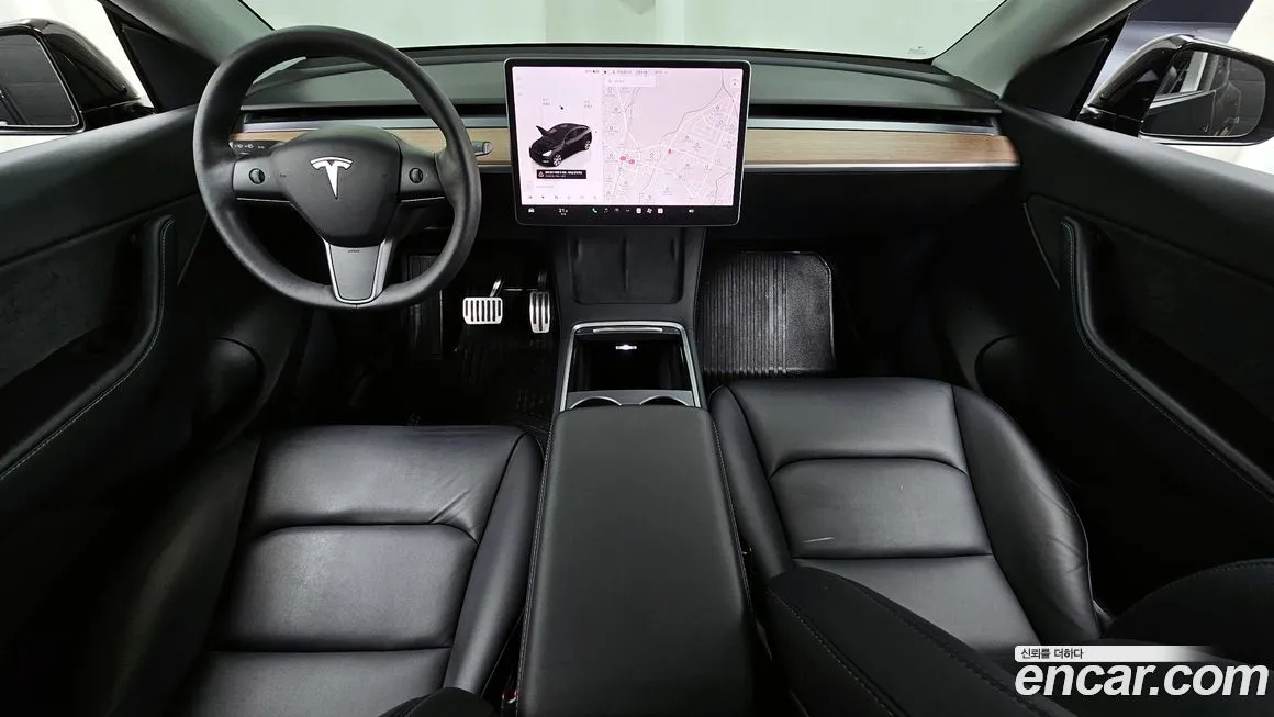 Tesla Model Y — фото 10