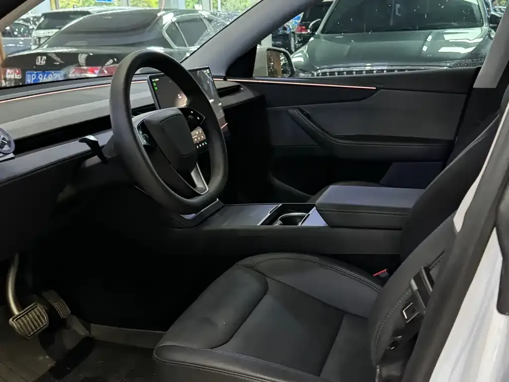 Tesla Model Y — фото 4