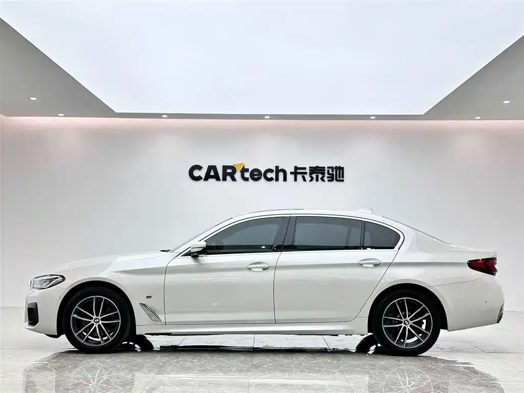 BMW 5 Series — фото 4