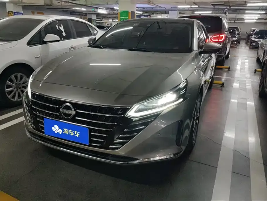 Nissan Teana — фото 1