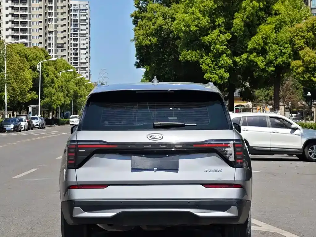 Ford Edge — фото 5