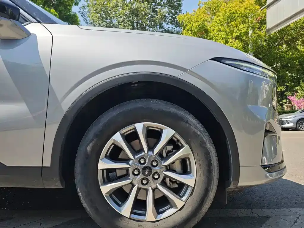 Ford Edge — фото 2