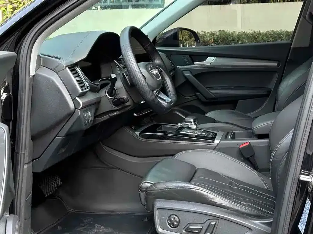 Audi Q5L 2021 из CN, фото 2