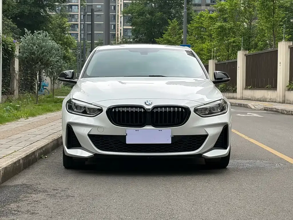 BMW 1 Series 2023 из CN, фото 6