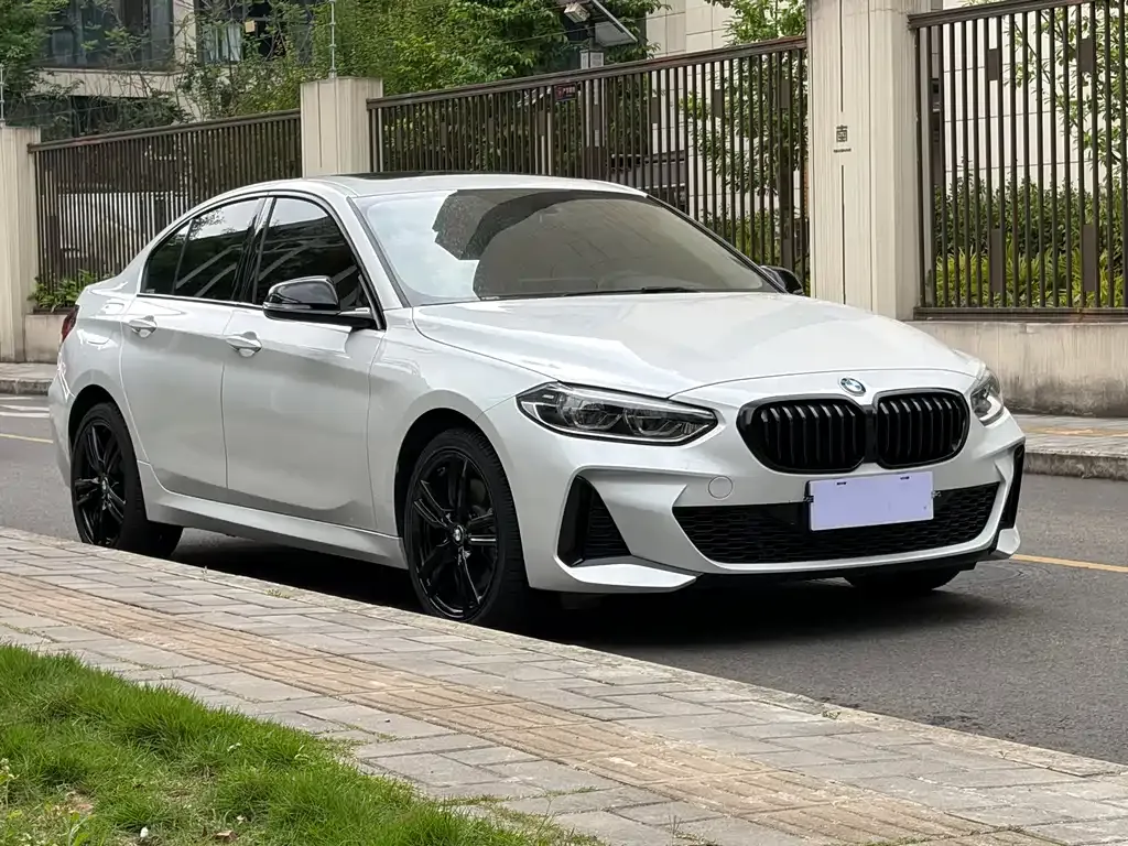 BMW 1 Series 2023 из CN, фото 7