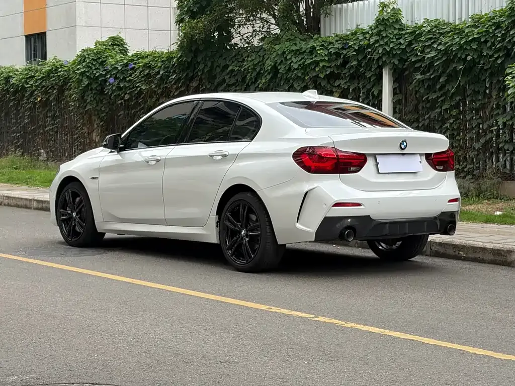BMW 1 Series 2023 из CN, фото 5