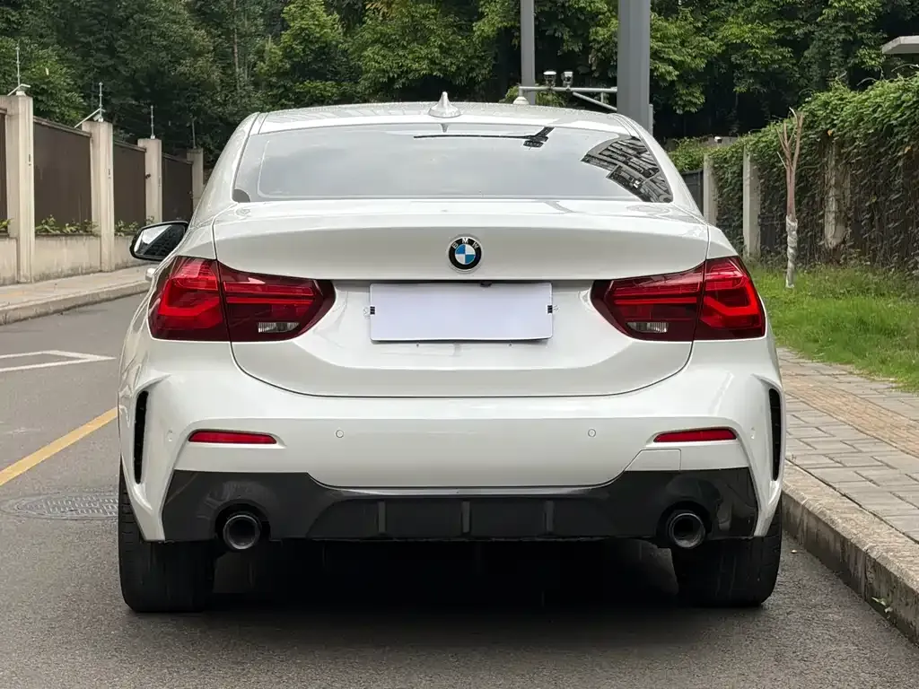 BMW 1 Series 2023 из CN, фото 10