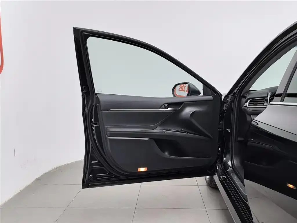 Toyota Camry 2023 из CN, фото 9