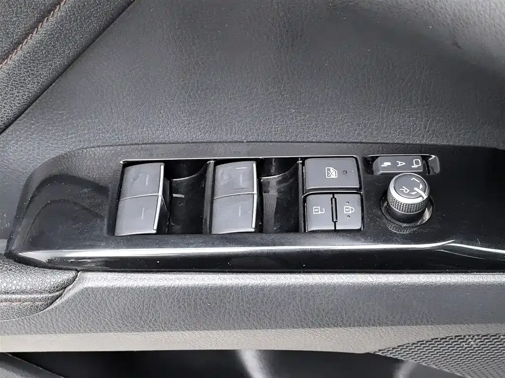 Toyota Camry 2023 из CN, фото 6