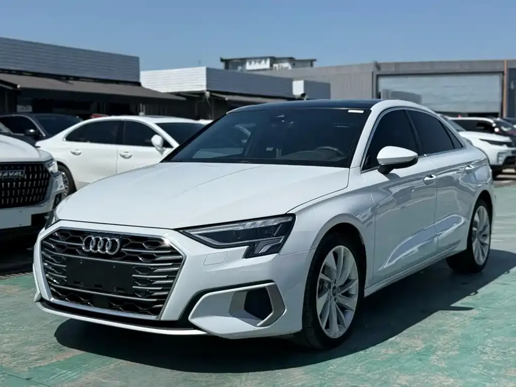 Audi A3 2023 из CN, фото 1