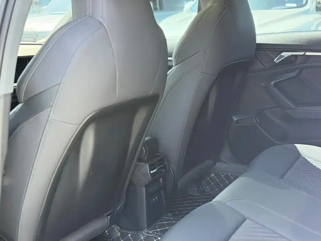 Audi A3 2023 из CN, фото 4