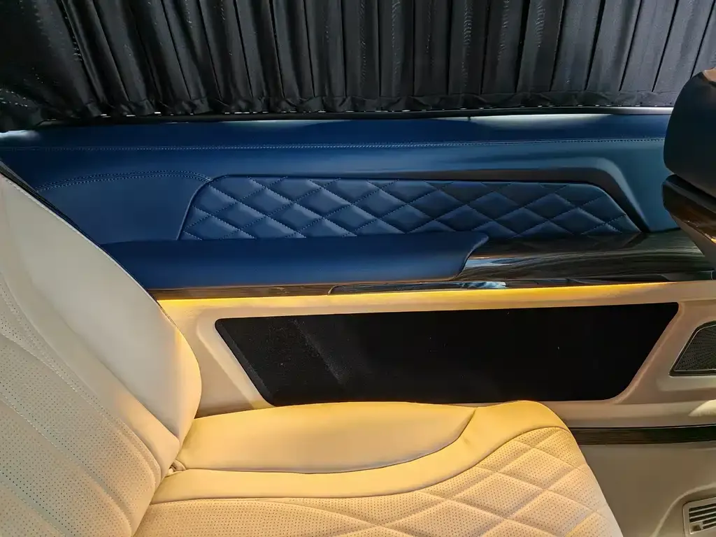 Mercedes-Benz V-Class 2021 из CN, фото 2