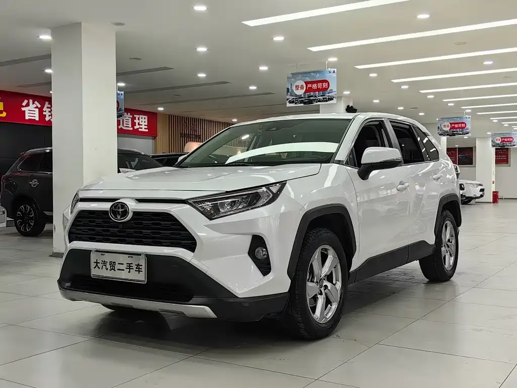 Toyota RAV4 2021 из CN, фото 1