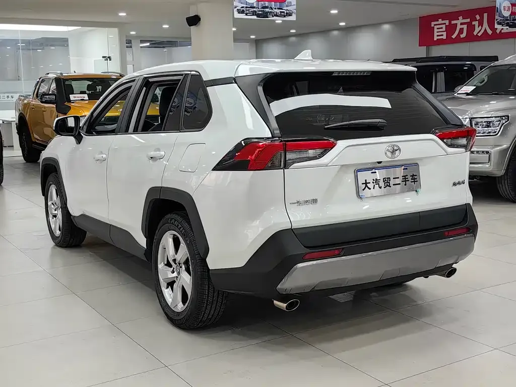 Toyota RAV4 2021 из CN, фото 2