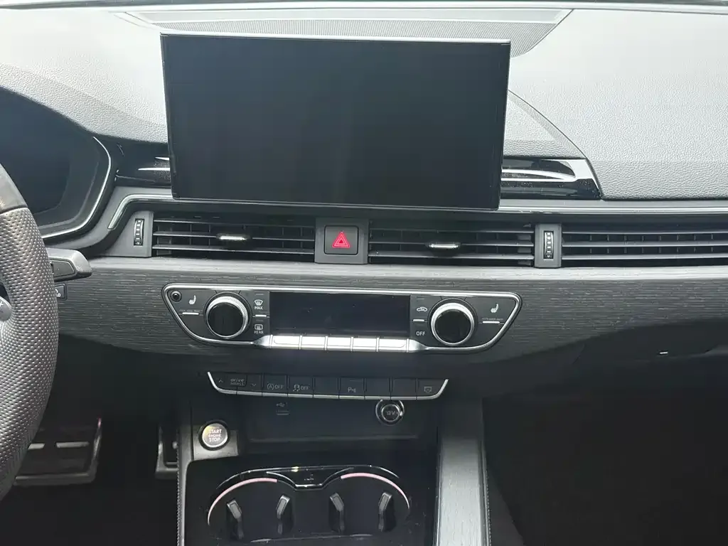 Audi A4L 2024 из CN, фото 7