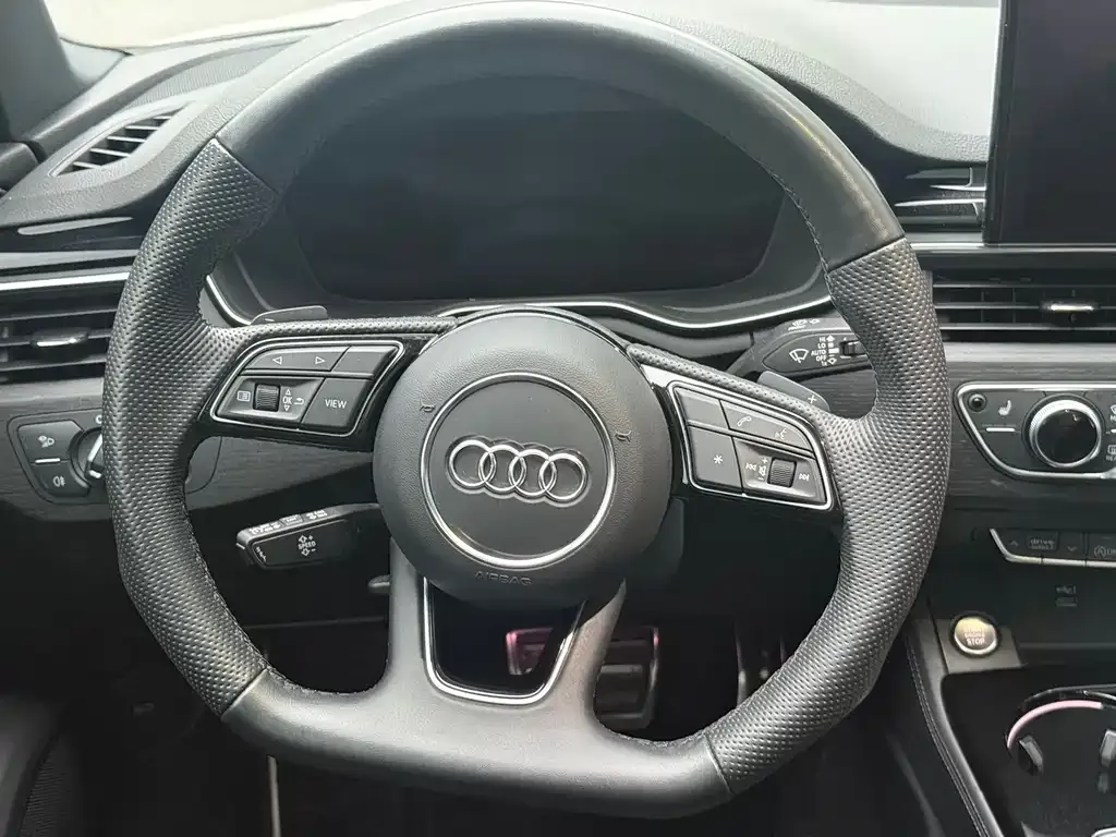 Audi A4L 2024 из CN, фото 3