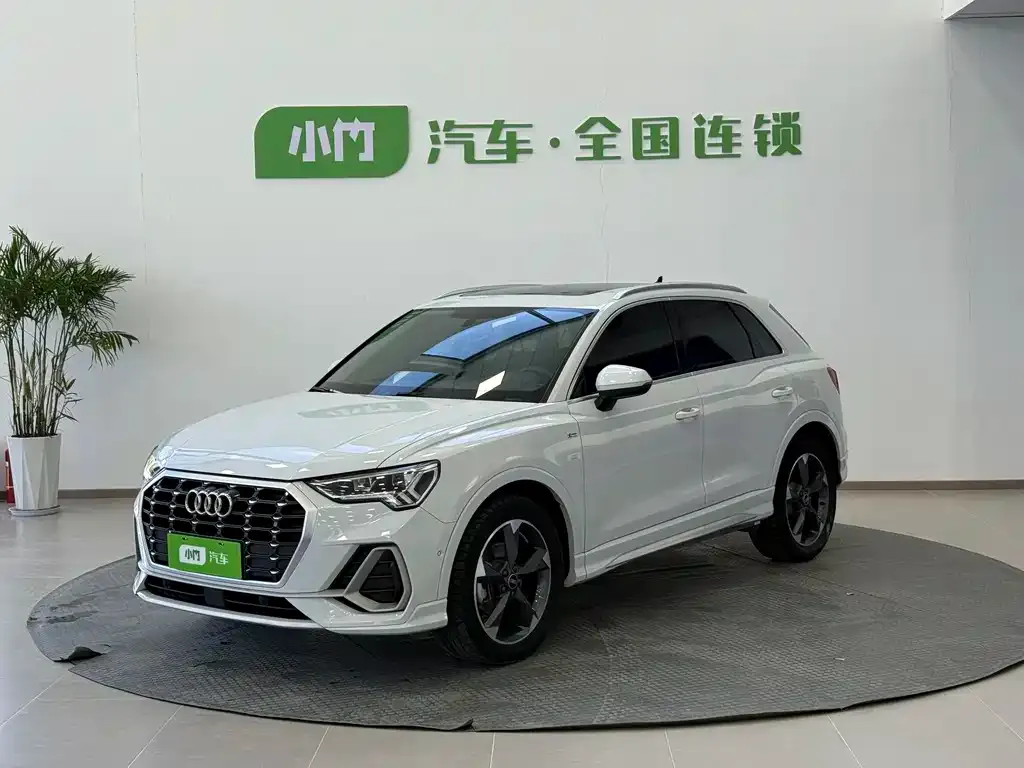 Audi Q3 — фото 1