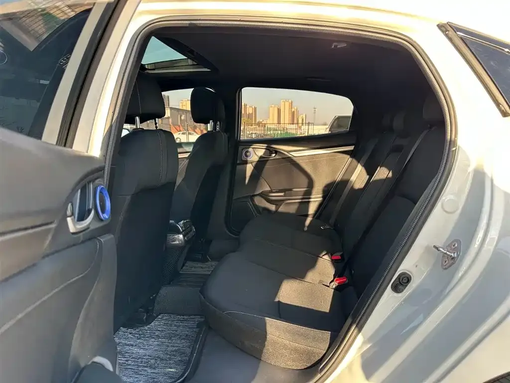 Honda Civic — фото 8