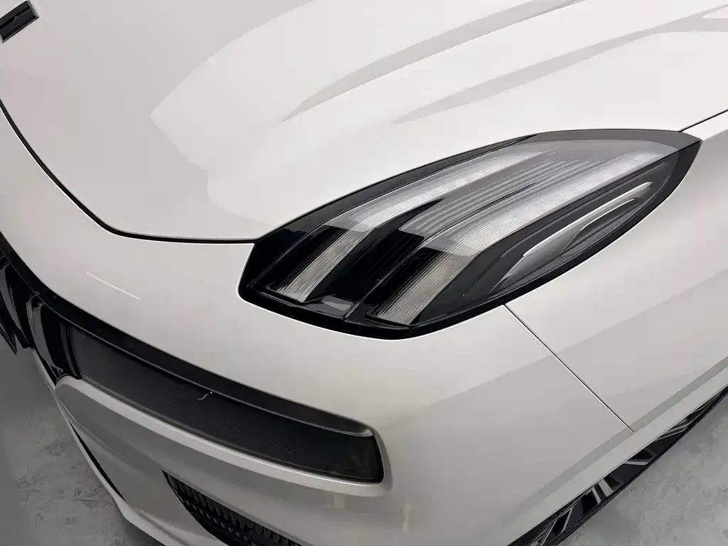 Lynk & Co 09 PHEV 2023 из CN, фото 8
