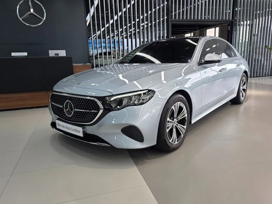 Mercedes-Benz E-Class — фото 1