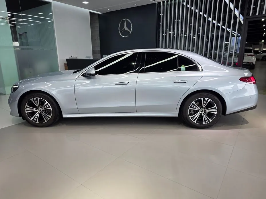 Mercedes-Benz E-Class — фото 9