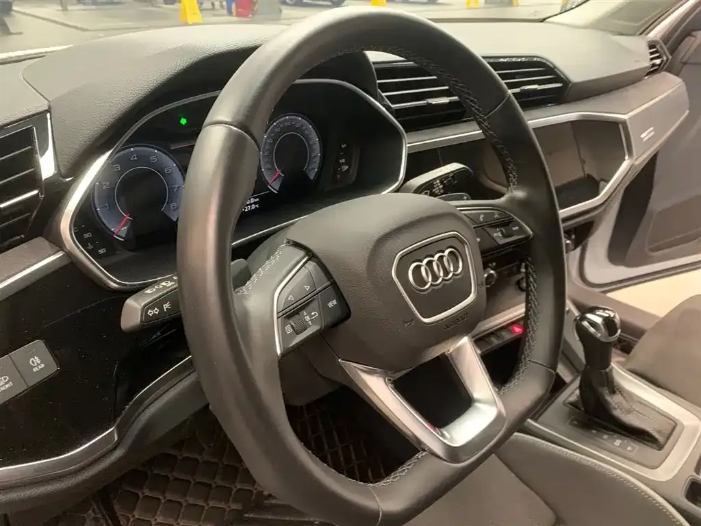 Audi Q3 2023 из CN, фото 7
