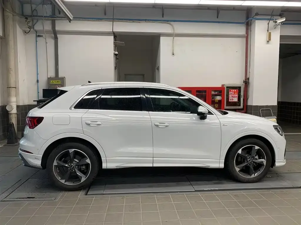 Audi Q3 2023 из CN, фото 3