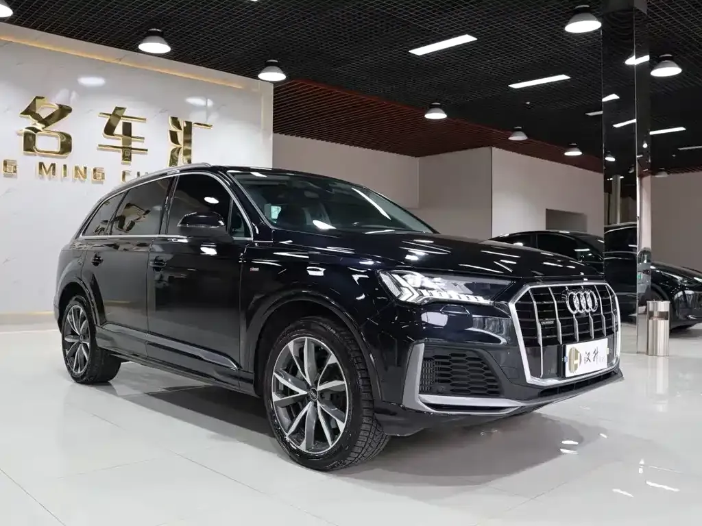 Audi Q7 2021 из CN, фото 9