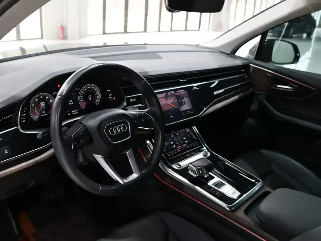 Audi Q7 2021 из CN, фото 4