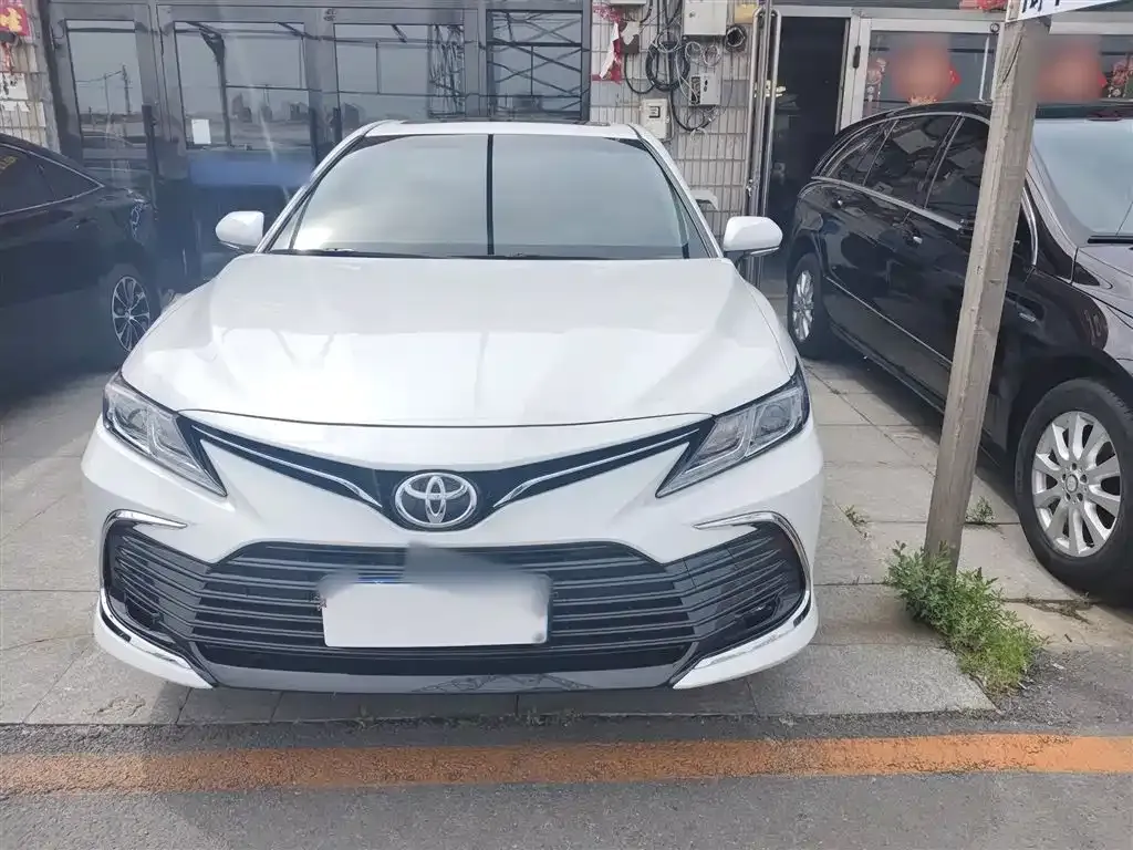 Toyota Camry — фото 7