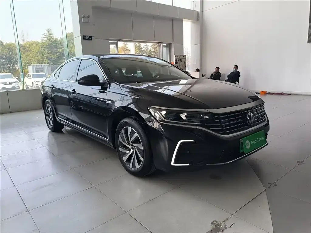 Volkswagen Passat New Energy — фото 10