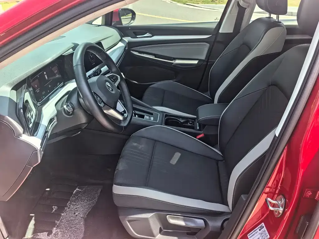 Volkswagen Golf 2021 из CN, фото 4