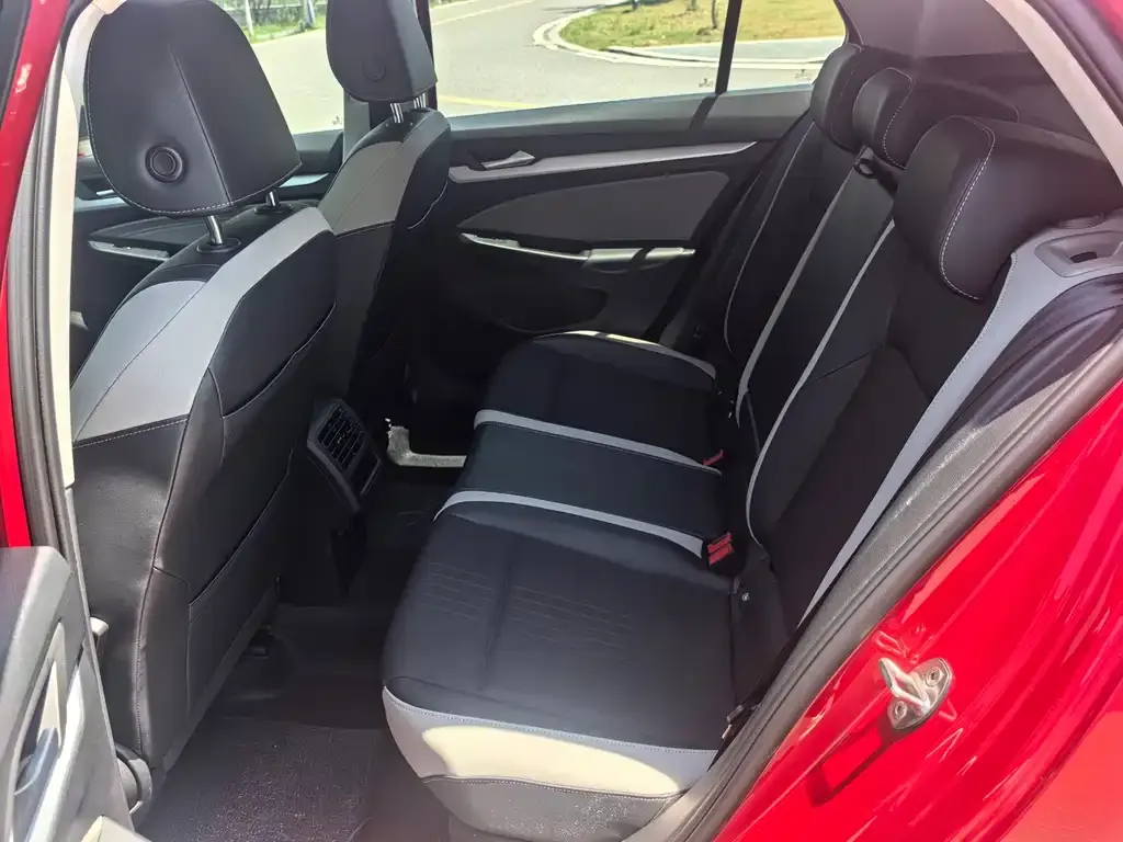 Volkswagen Golf 2021 из CN, фото 6