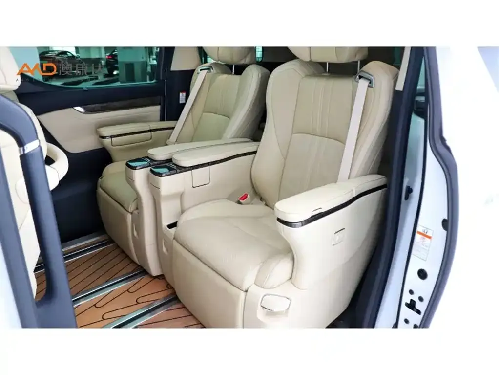 Toyota Vellfire — фото 8
