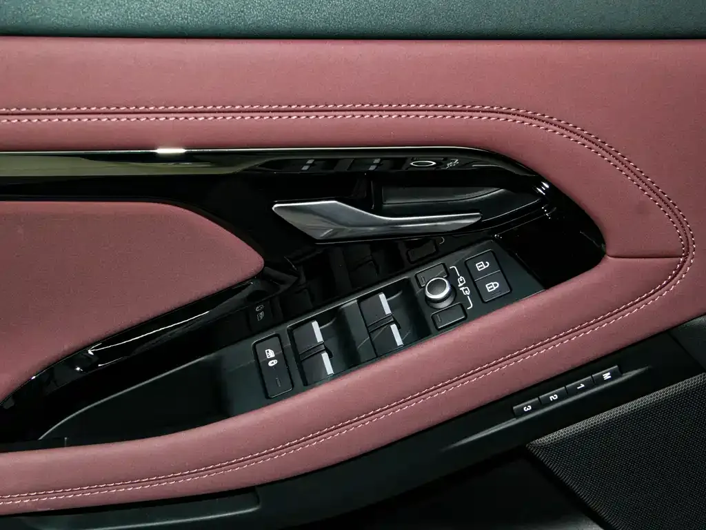 Land Rover Evoque 2025 из CN, фото 10