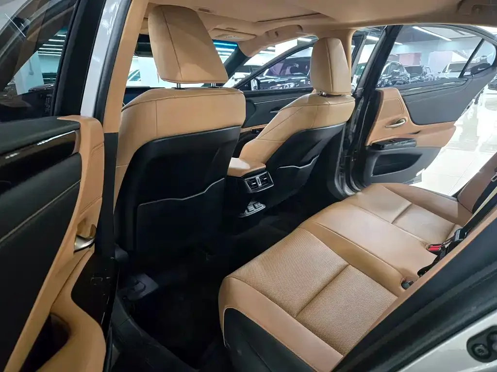 Lexus ES 2024 из CN, фото 8