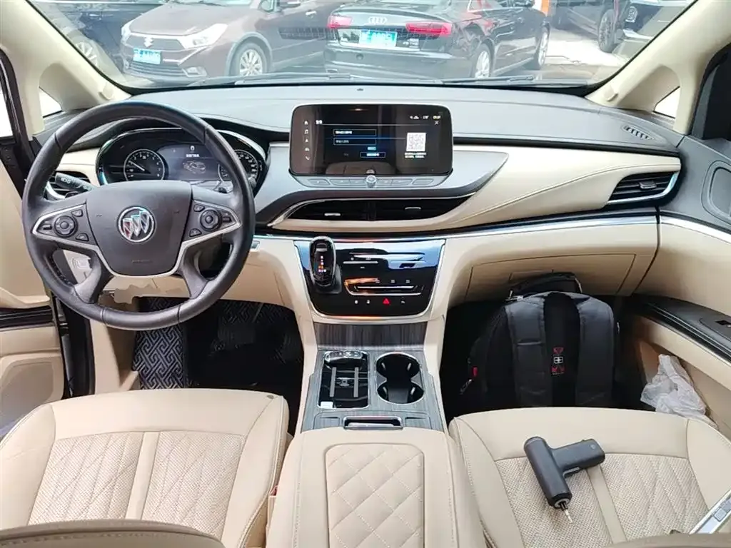 Buick GL8 2023 из CN, фото 3