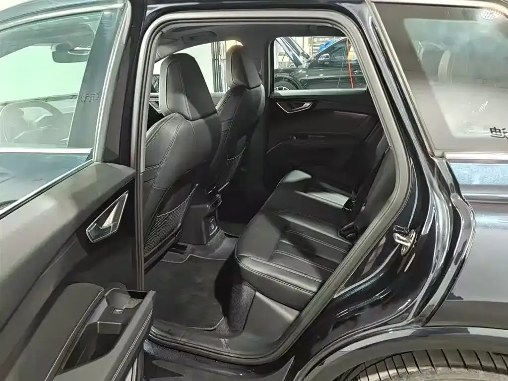 Audi Q4 e-tron 2024 из CN, фото 9