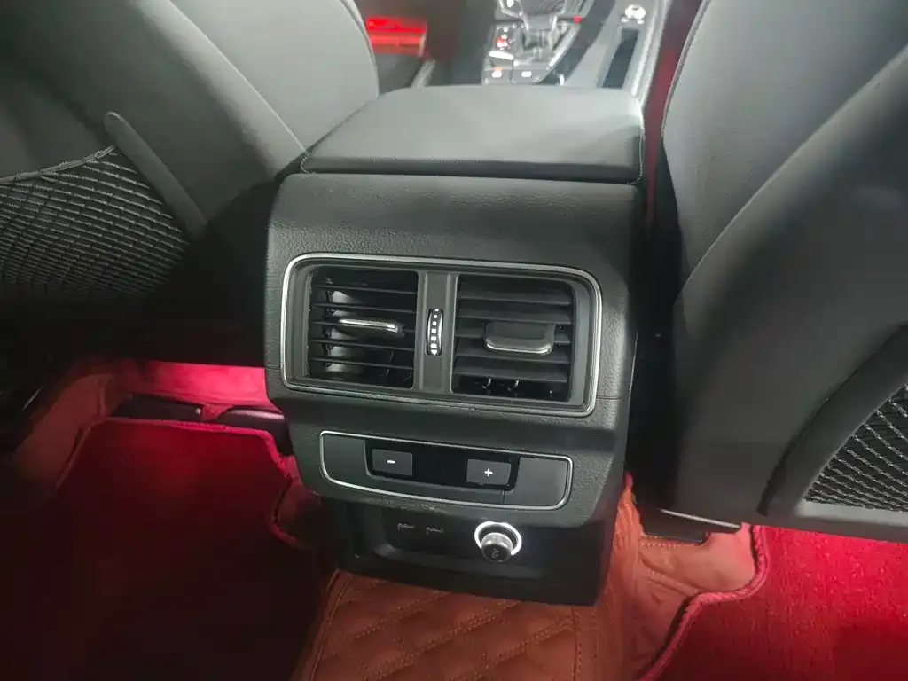 Audi Q5L 2023 из CN, фото 4