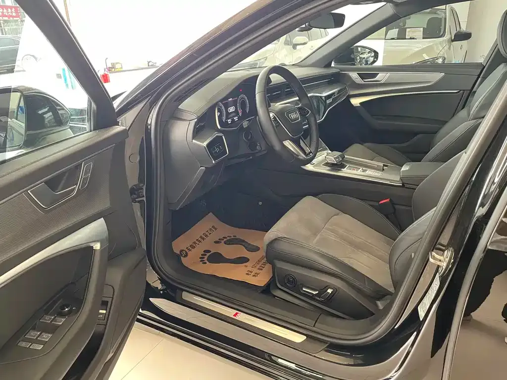 Audi A6L 2024 из CN, фото 6