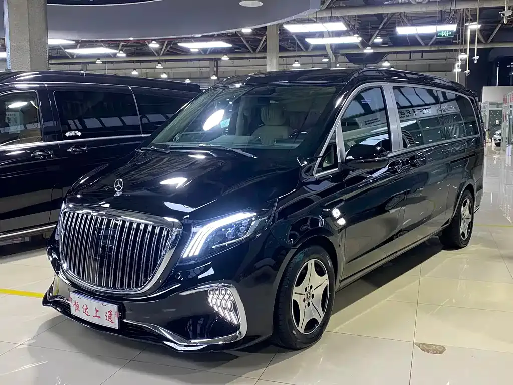 Mercedes-Benz Vito 2.0T Business 7-Seat 1