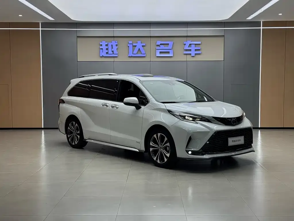 Toyota Granvia — фото 3